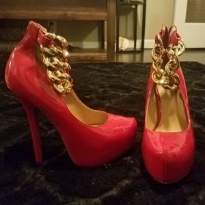 Hot sexy red platform heels w/ gold chain & zipper